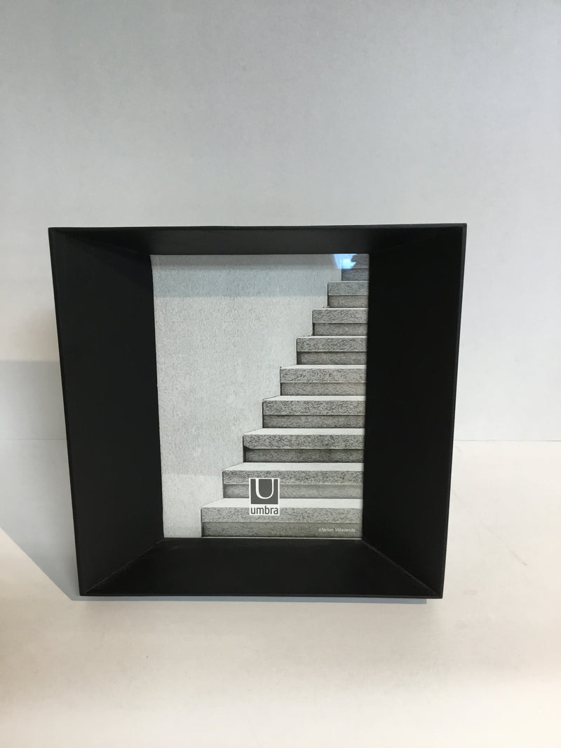 Umbra Lookout Photo Display Black