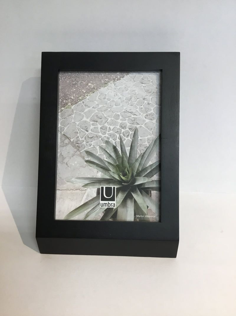 Umbra Podium Photo Display Black