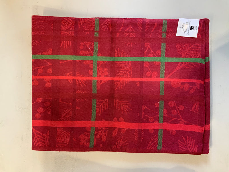 Winterberry Table Runner