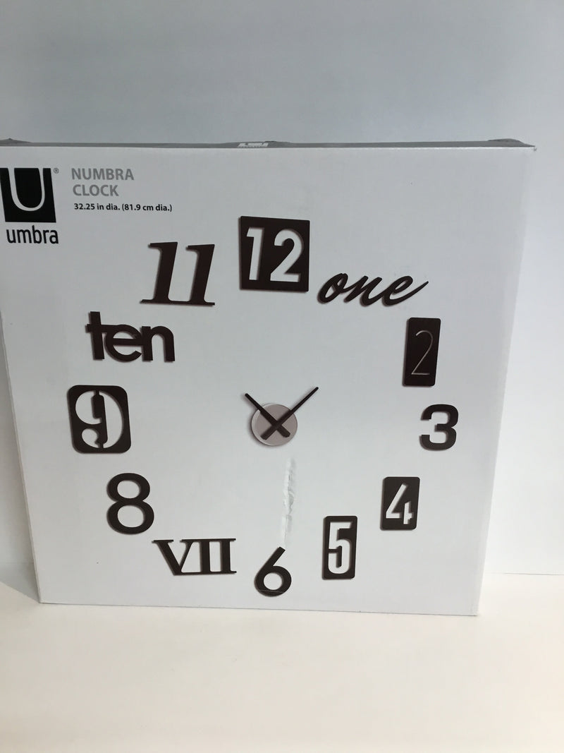 Umbra Numbra Clock